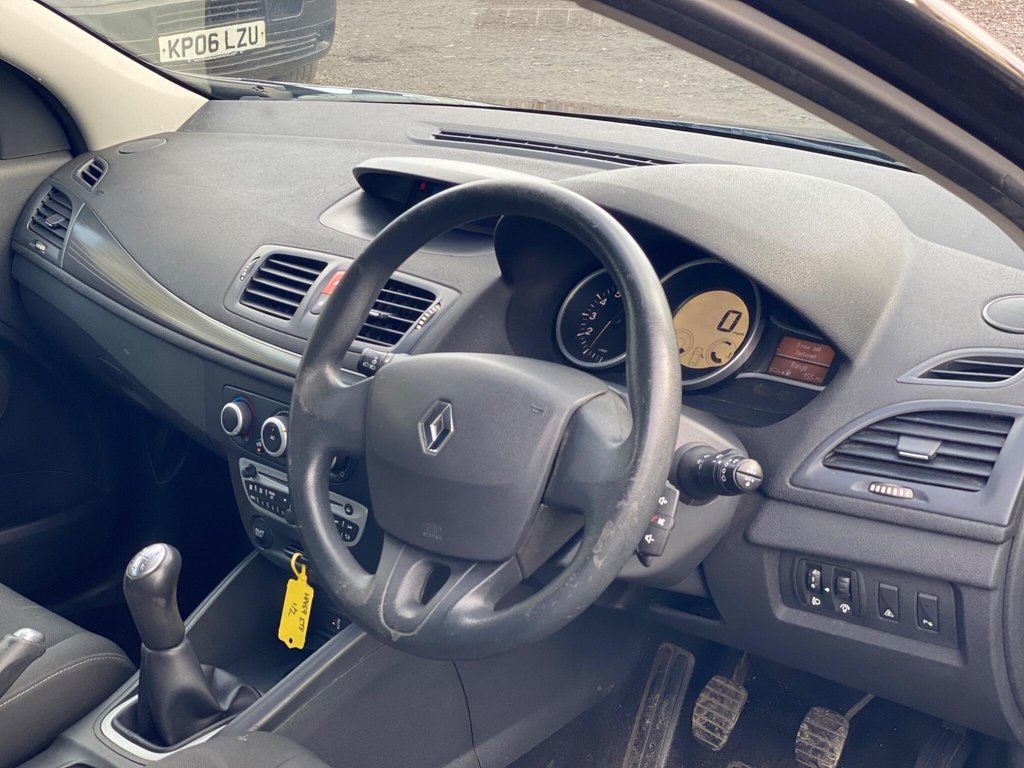 Used Renault Megane 2010 for sale - 77315990: Photo 6