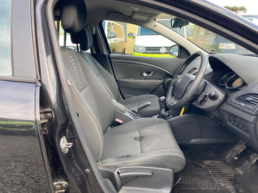 Used Renault Megane 2010 for sale - 77315990: Photo 7