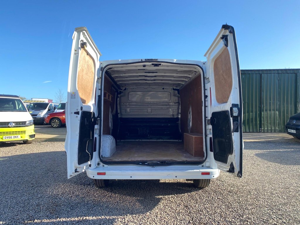 Used Vauxhall Vivaro 2015 for sale - 77991116: Photo 10