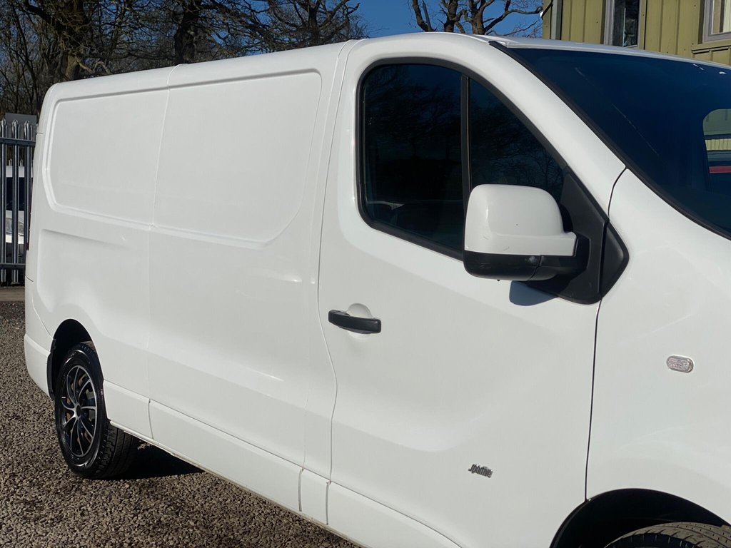 Used Vauxhall Vivaro 2015 for sale - 77991116: Photo 25
