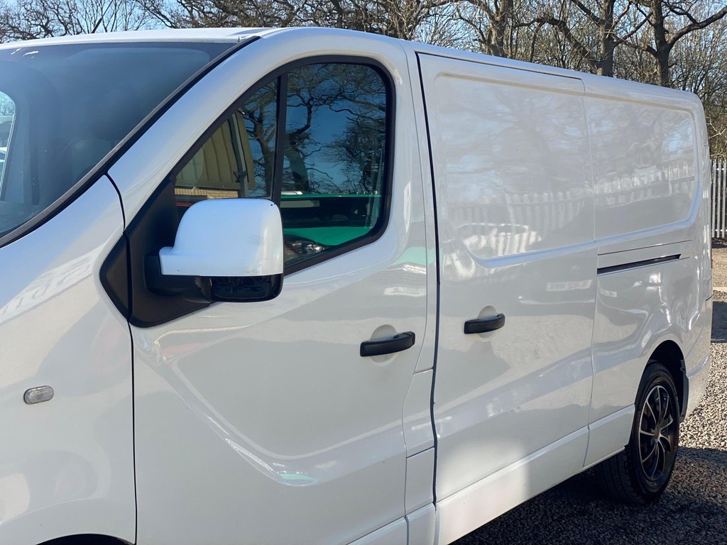 Used Vauxhall Vivaro 2015 for sale - 77991116: Photo 27