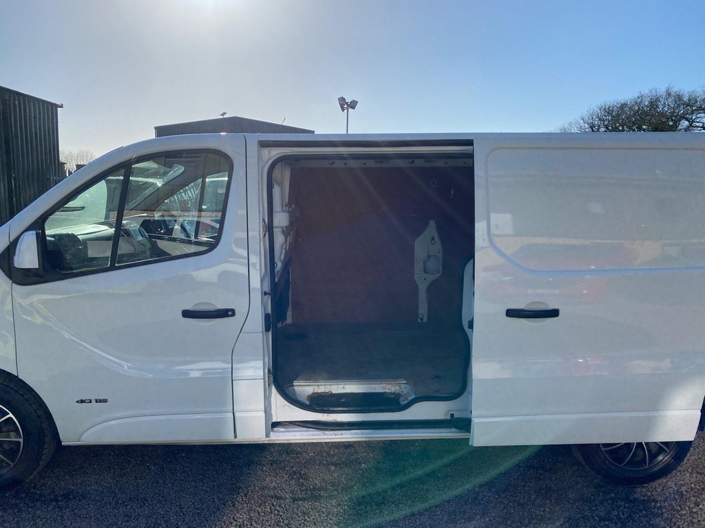 Used Vauxhall Vivaro 2015 for sale - 77991116: Photo 49