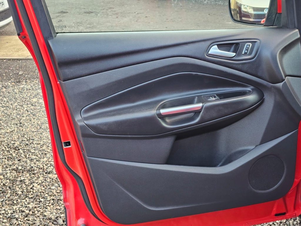 Used Ford Kuga 2015 for sale - 77232033: Photo 44