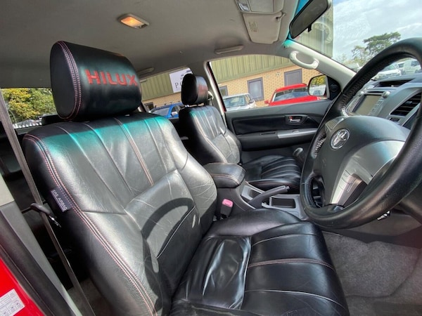 Used Toyota Hilux 2013 for sale - 76176132: Photo 32