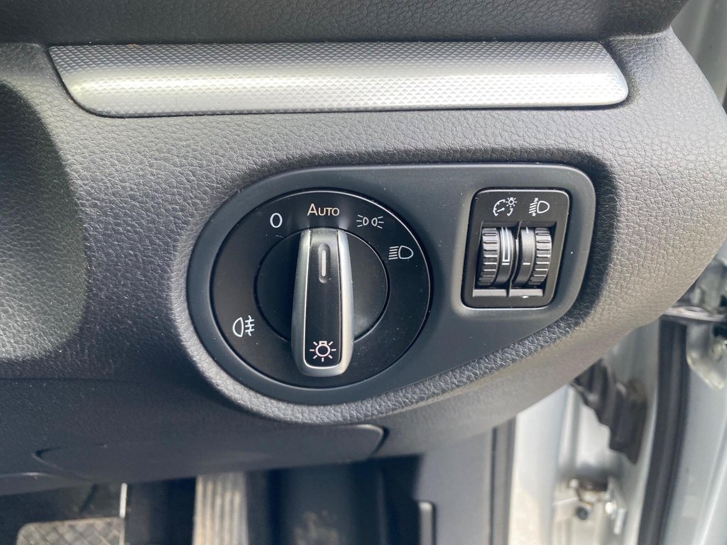 Used Volkswagen Sharan 2012 for sale - 78140800: Photo 45