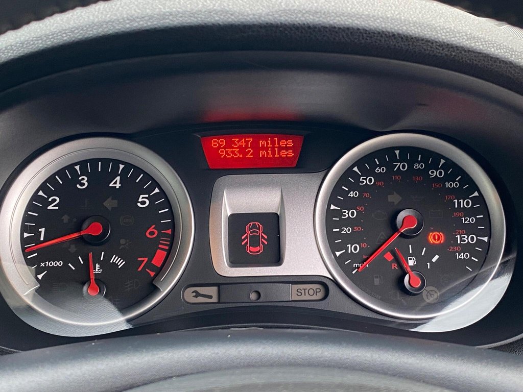 Used Renault Clio 2011 for sale - 76867817: Photo 10