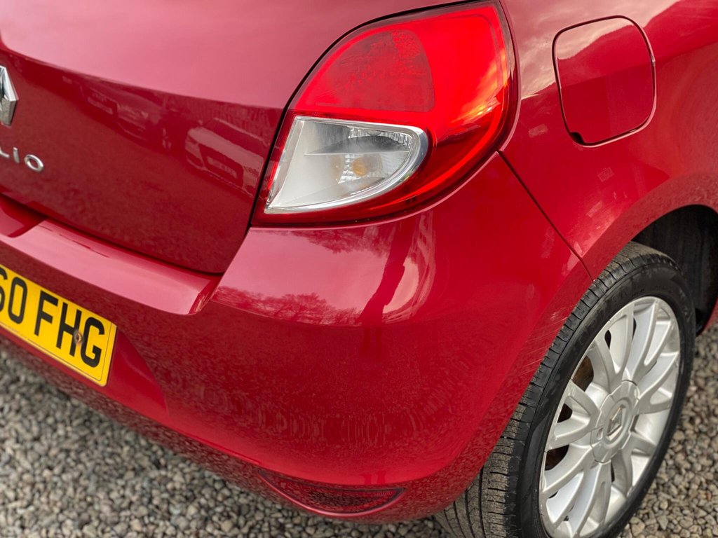 Used Renault Clio 2011 for sale - 76867817: Photo 29