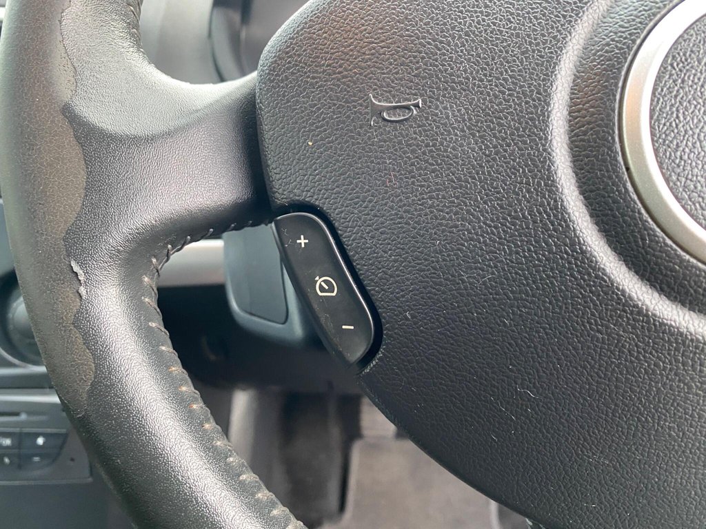 Used Renault Clio 2011 for sale - 76867817: Photo 33