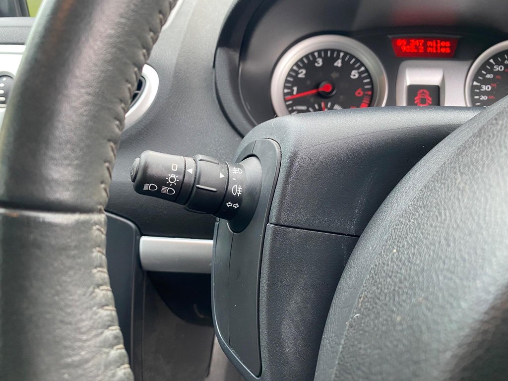 Used Renault Clio 2011 for sale - 76867817: Photo 34