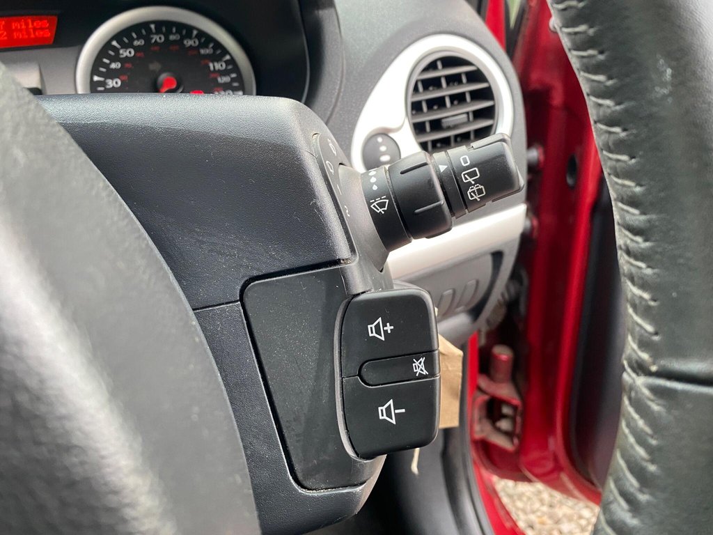 Used Renault Clio 2011 for sale - 76867817: Photo 35