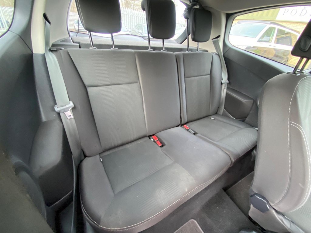 Used Renault Clio 2011 for sale - 76867817: Photo 40