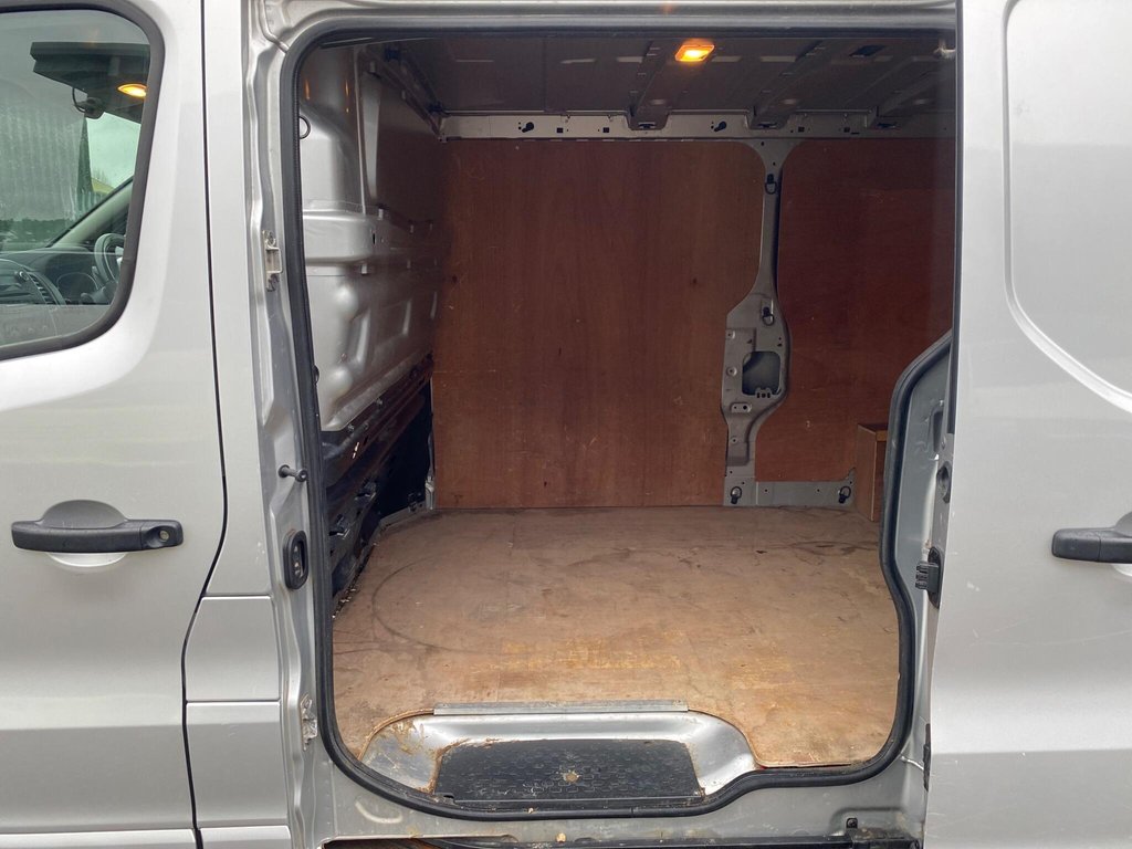 Used Vauxhall Vivaro 2015 for sale - 78145204: Photo 44