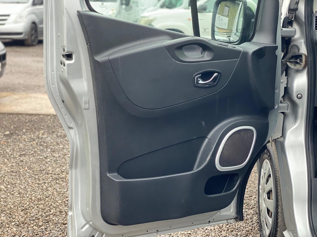 Used Vauxhall Vivaro 2015 for sale - 78145204: Photo 50