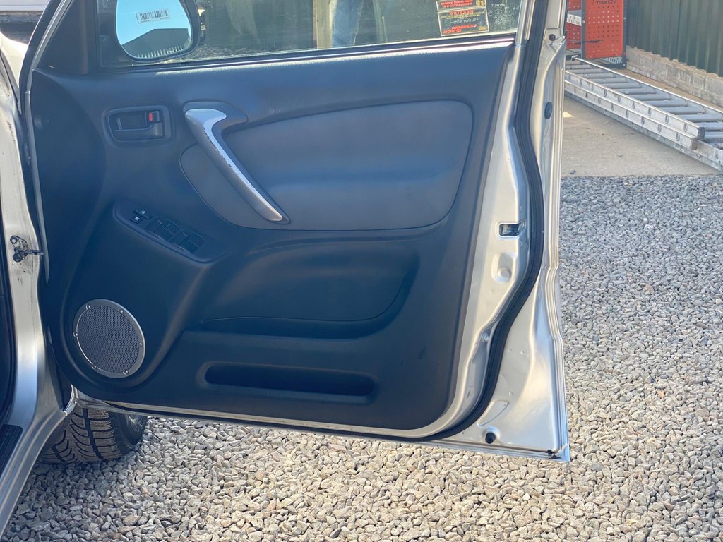 Used Toyota RAV4 2005 for sale - 76297093: Photo 35