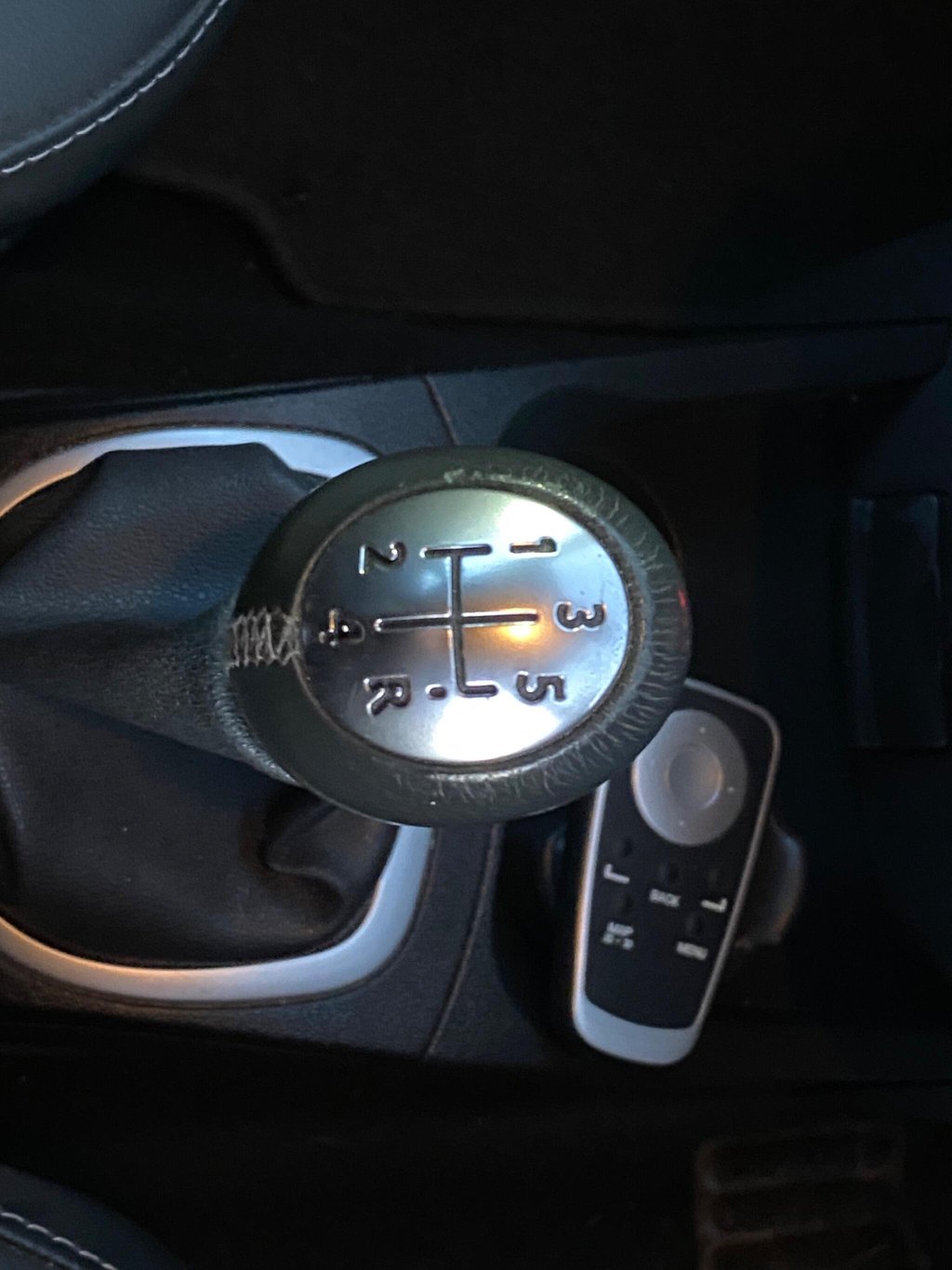 Used Renault Clio 2012 for sale - 77692538: Photo 38