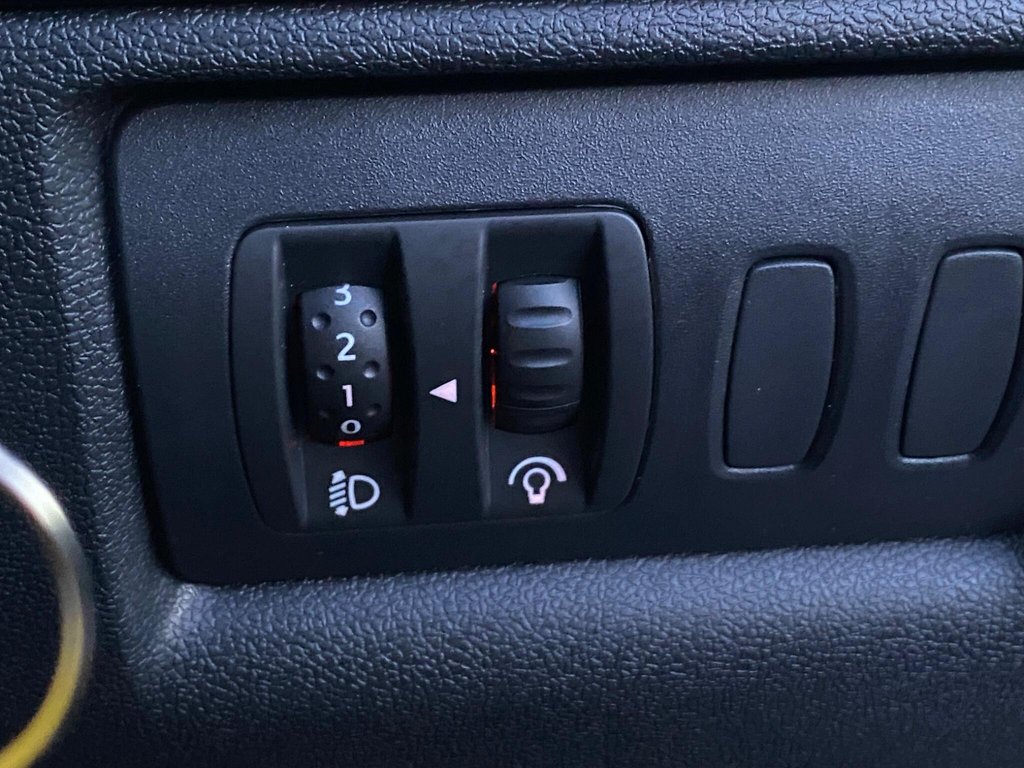 Used Renault Clio 2012 for sale - 77692538: Photo 47