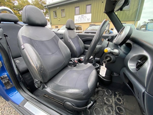 Used MINI Convertible 2007 for sale - 76304197: Photo 30