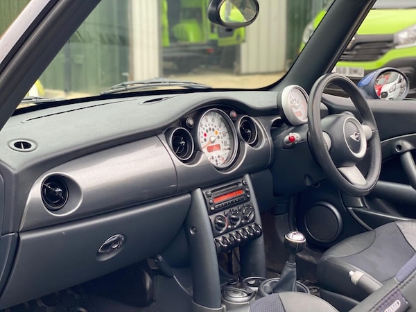 Used MINI Convertible 2007 for sale - 76304197: Photo 43