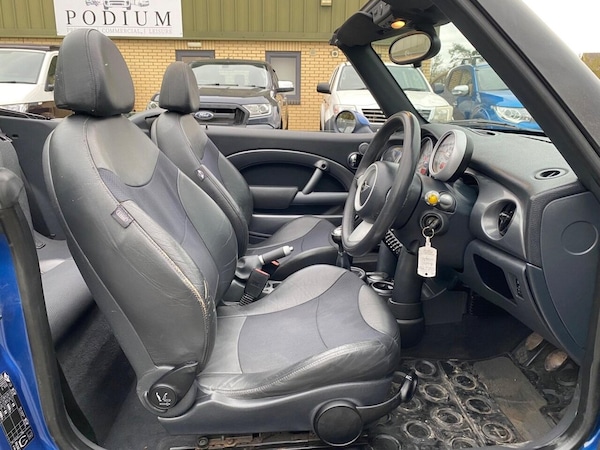 Used MINI Convertible 2007 for sale - 76304197: Photo 7