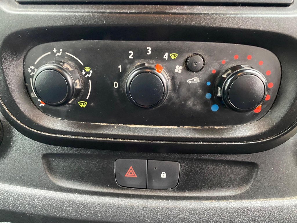 Used Vauxhall Vivaro 2015 for sale - 77369513: Photo 28