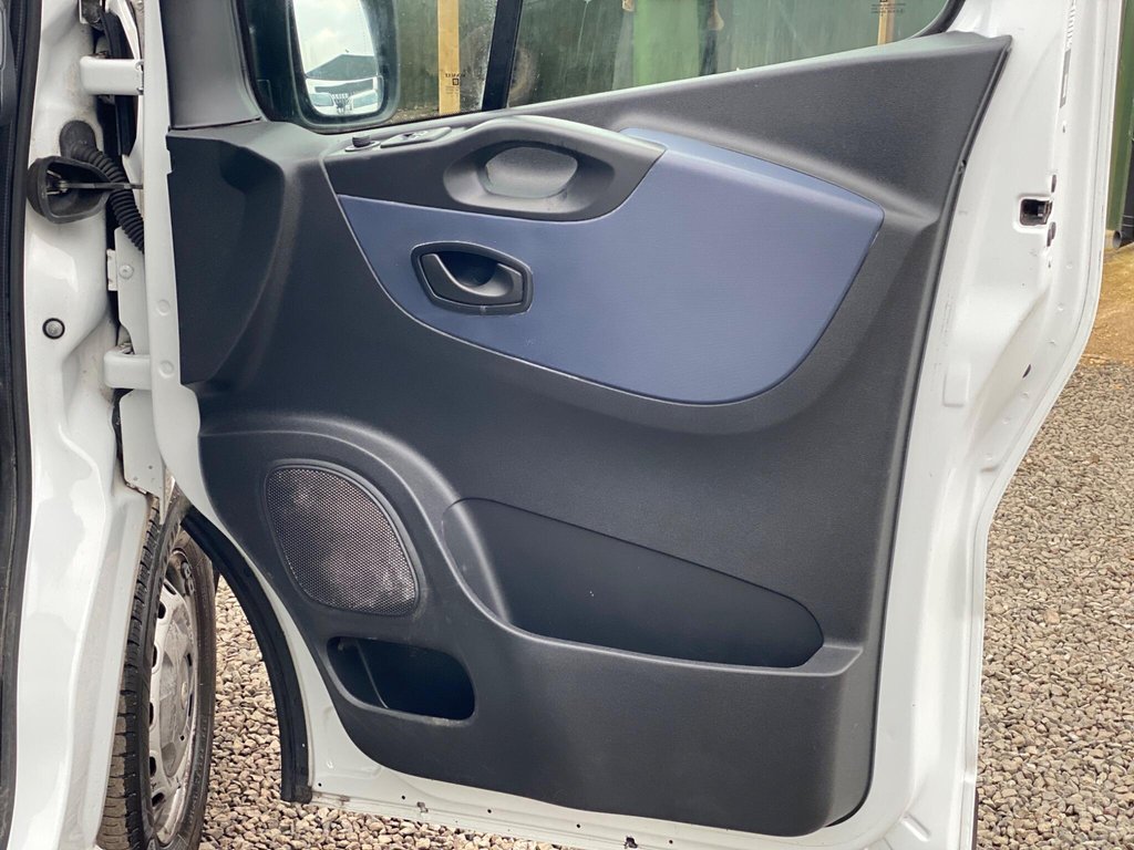 Used Vauxhall Vivaro 2015 for sale - 77369513: Photo 35