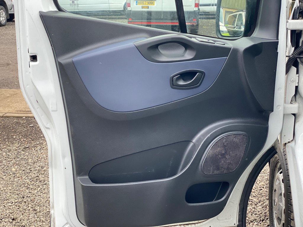 Used Vauxhall Vivaro 2015 for sale - 77369513: Photo 44