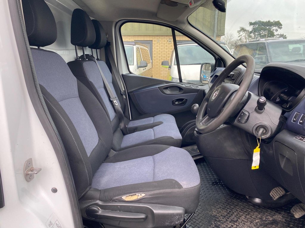 Used Vauxhall Vivaro 2015 for sale - 77369513: Photo 7