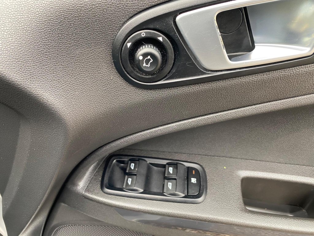 Used Ford Ecosport 2015 for sale - 77710880: Photo 40