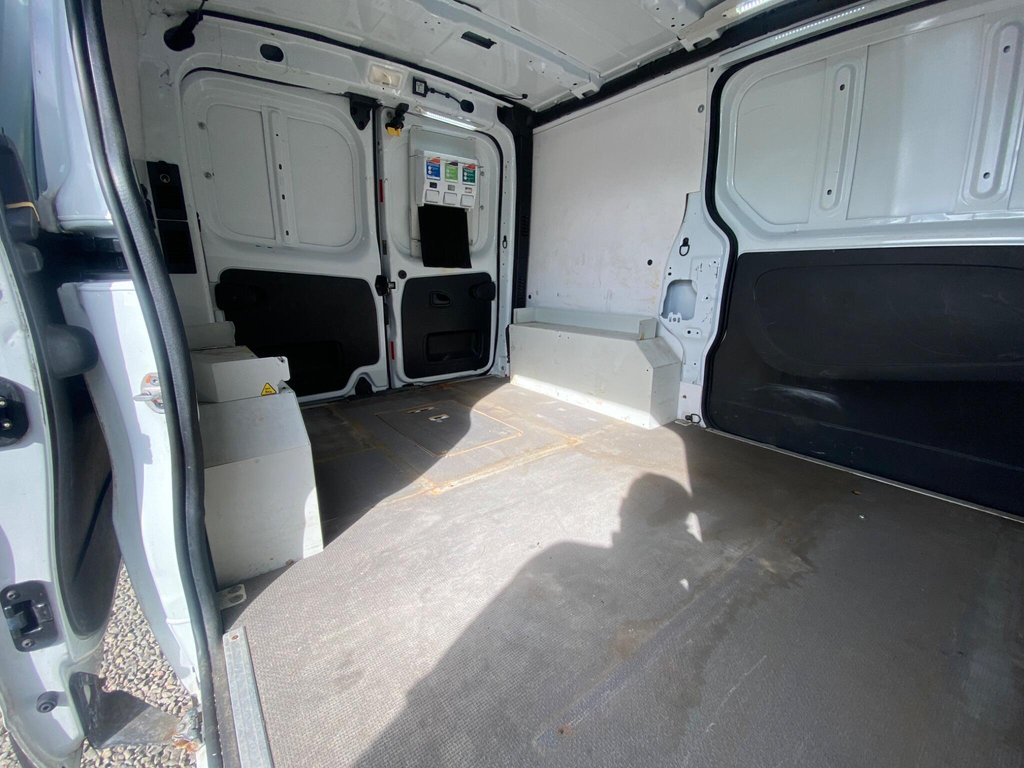Used Vauxhall Vivaro 2016 for sale - 76303750: Photo 11