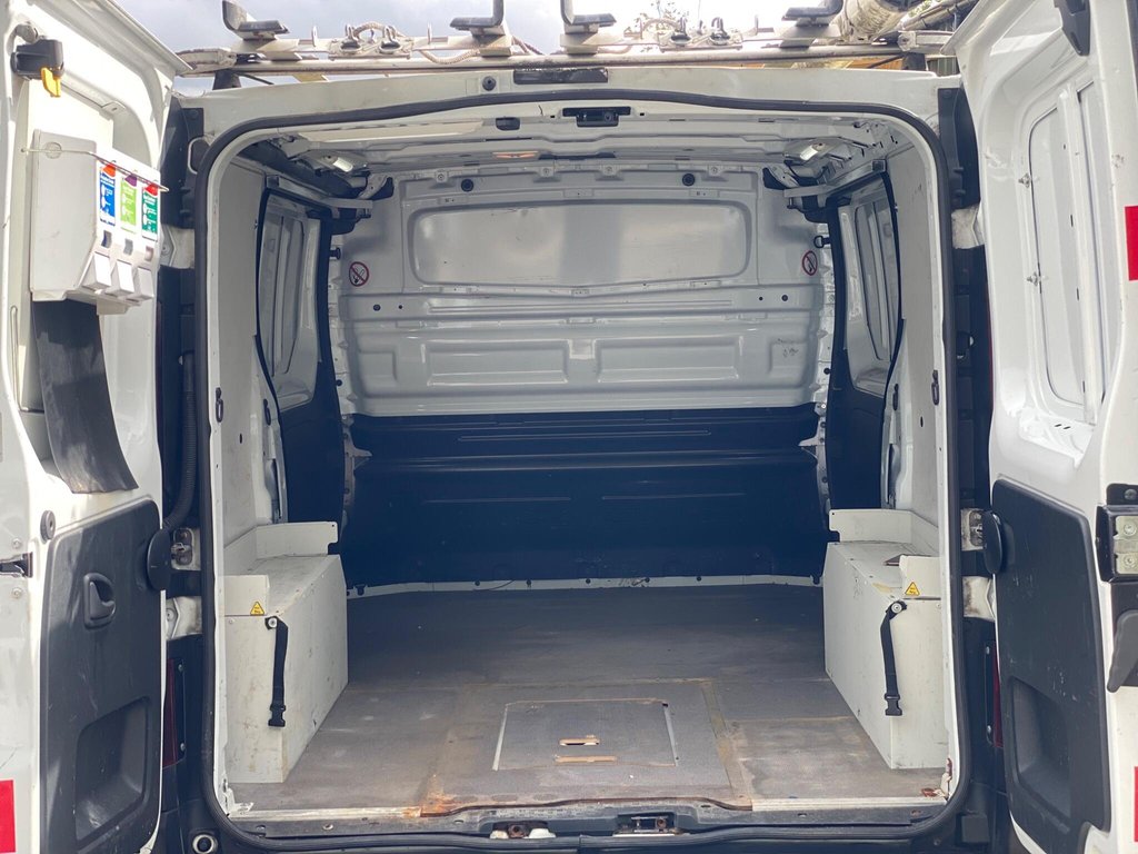 Used Vauxhall Vivaro 2016 for sale - 76303750: Photo 12