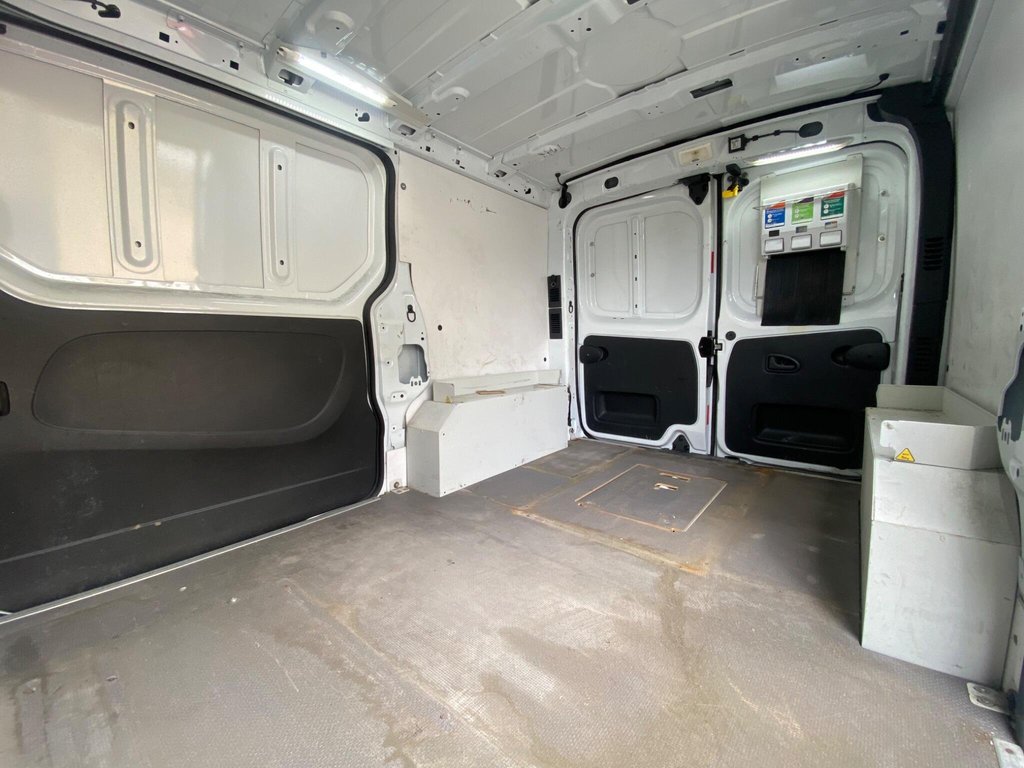 Used Vauxhall Vivaro 2016 for sale - 76303750: Photo 15