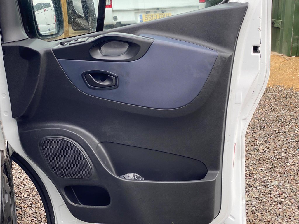 Used Vauxhall Vivaro 2016 for sale - 76303750: Photo 42