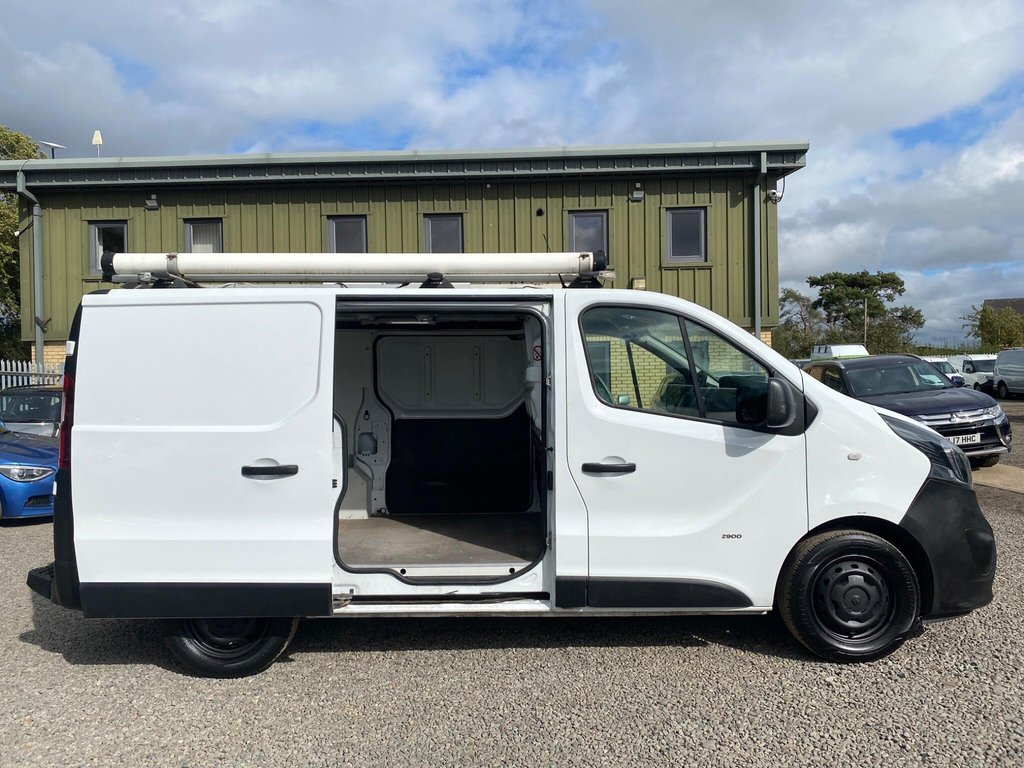 Used Vauxhall Vivaro 2016 for sale - 76303750: Photo 9