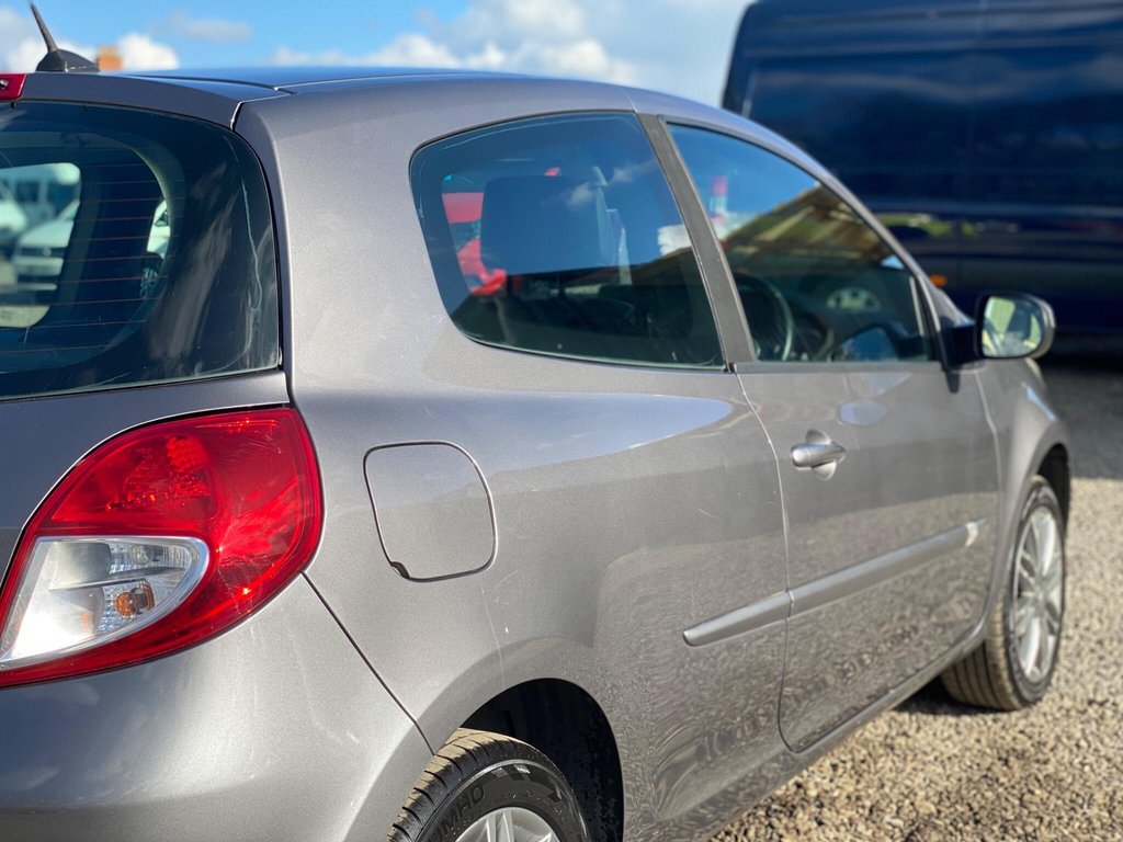 Used Renault Clio 2011 for sale - 78215830: Photo 22