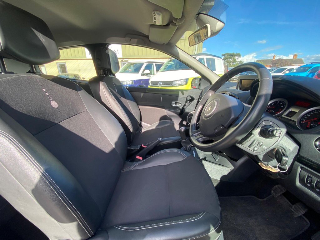 Used Renault Clio 2011 for sale - 78215830: Photo 24