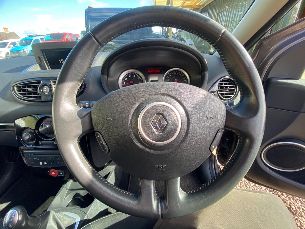 Used Renault Clio 2011 for sale - 78215830: Photo 26