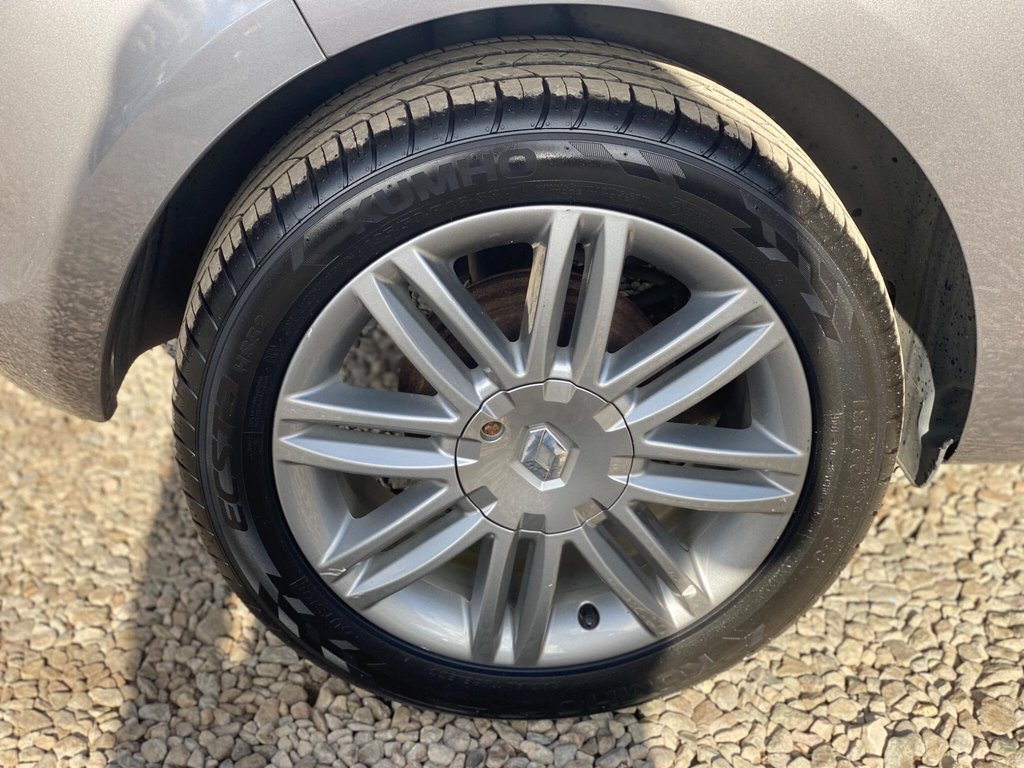 Used Renault Clio 2011 for sale - 78215830: Photo 35