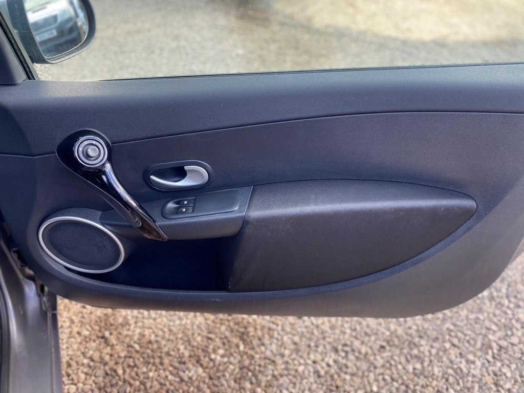 Used Renault Clio 2011 for sale - 78215830: Photo 46