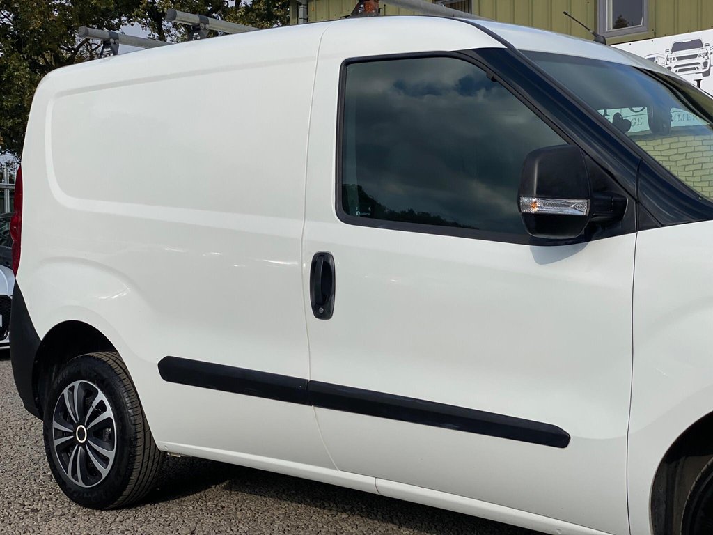 Used Vauxhall Combo 2016 for sale - 77139468: Photo 24