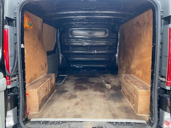 Used Vauxhall Vivaro 2010 for sale - 76111896: Photo 10