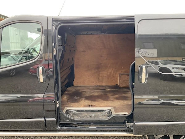 Used Vauxhall Vivaro 2010 for sale - 76111896: Photo 12