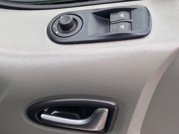 Used Vauxhall Vivaro 2010 for sale - 76111896: Photo 40