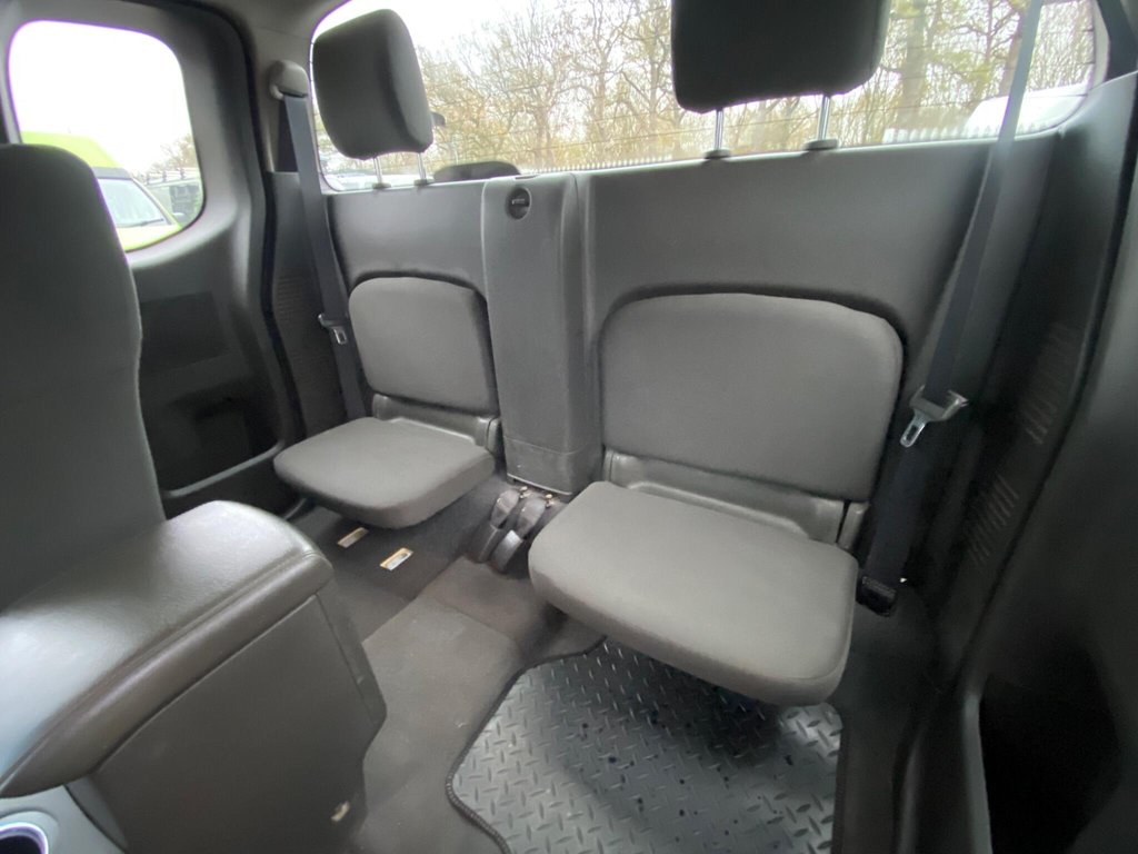 Used Nissan Navara 2013 for sale - 76686269: Photo 50