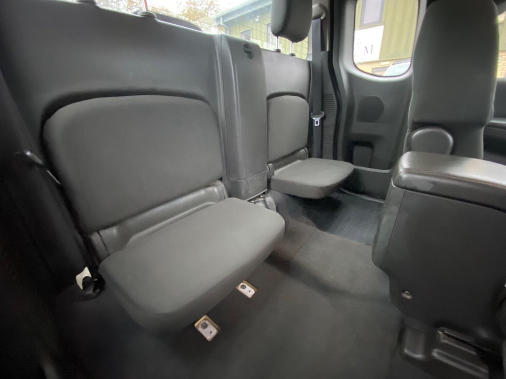 Used Nissan Navara 2013 for sale - 76686269: Photo 8