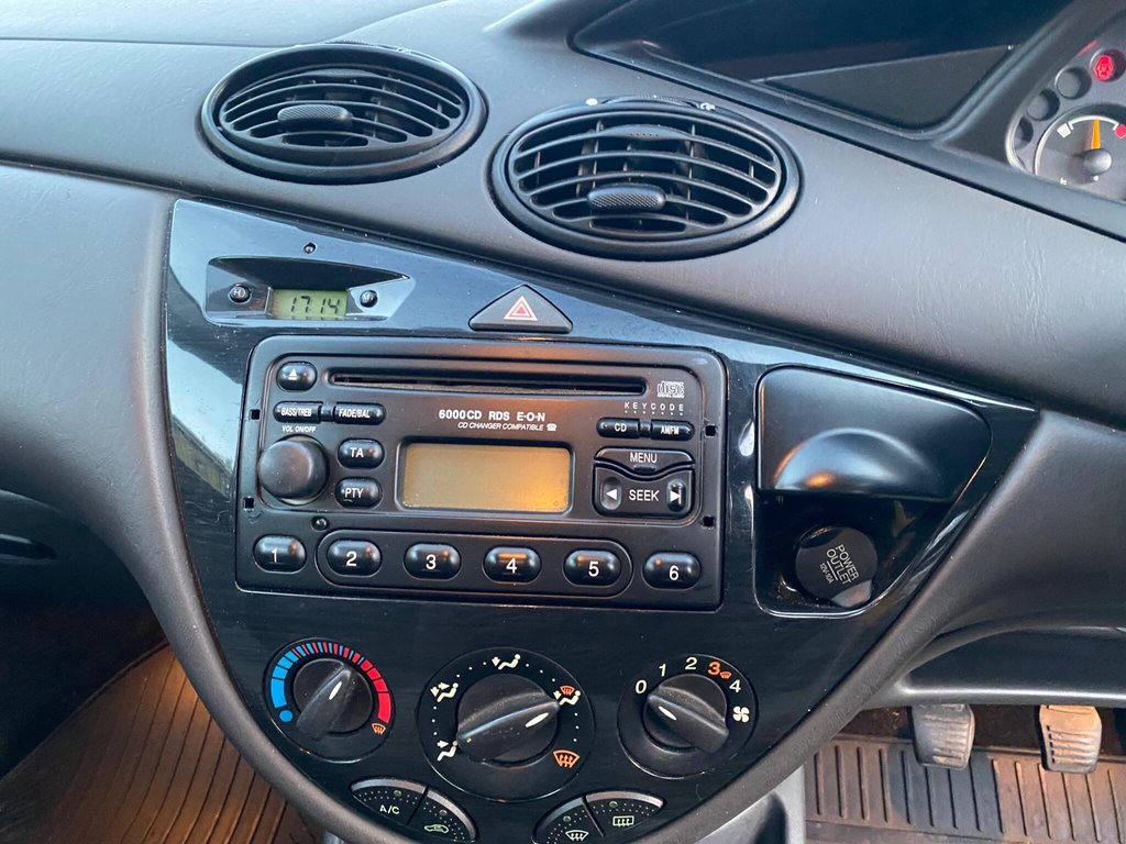 Used Ford Focus 2004 for sale - 76520656: Photo 22