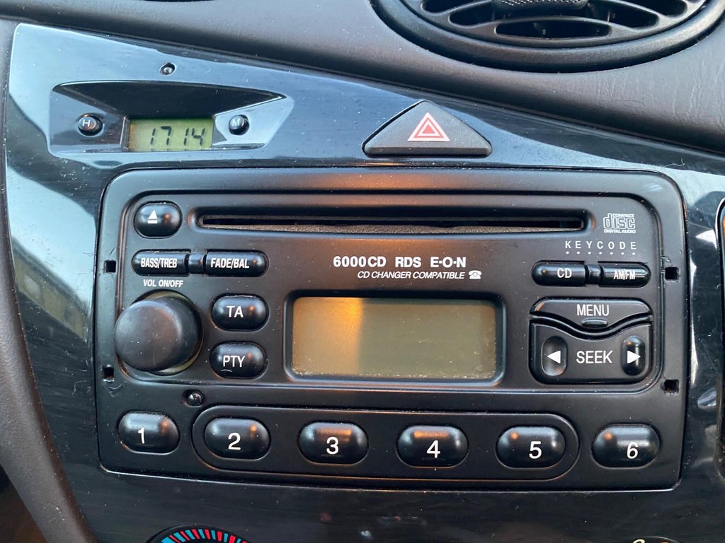 Used Ford Focus 2004 for sale - 76520656: Photo 23