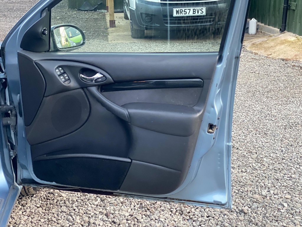 Used Ford Focus 2004 for sale - 76520656: Photo 30