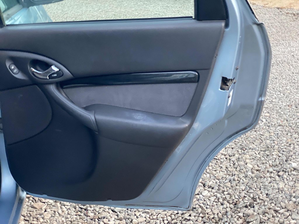 Used Ford Focus 2004 for sale - 76520656: Photo 33