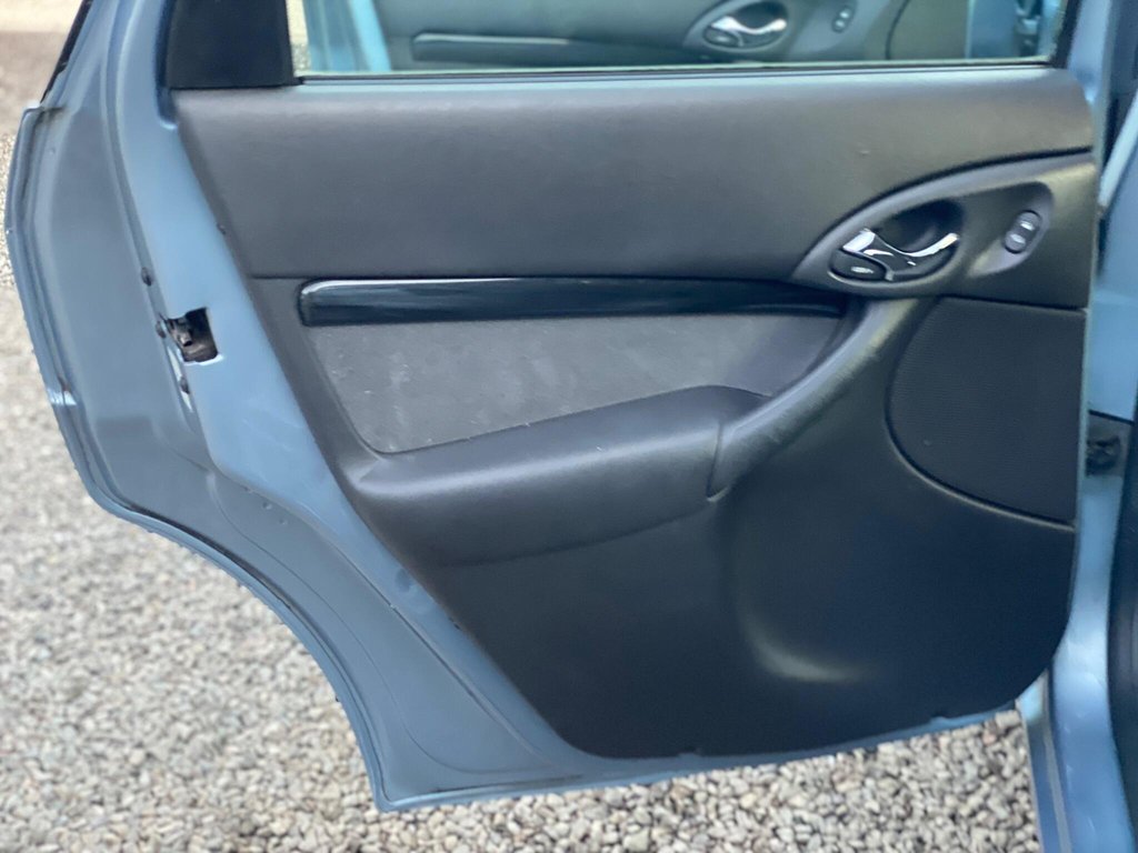 Used Ford Focus 2004 for sale - 76520656: Photo 40