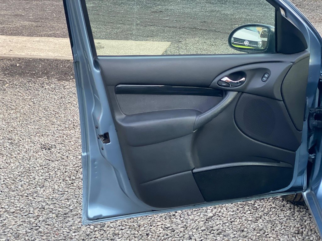 Used Ford Focus 2004 for sale - 76520656: Photo 44